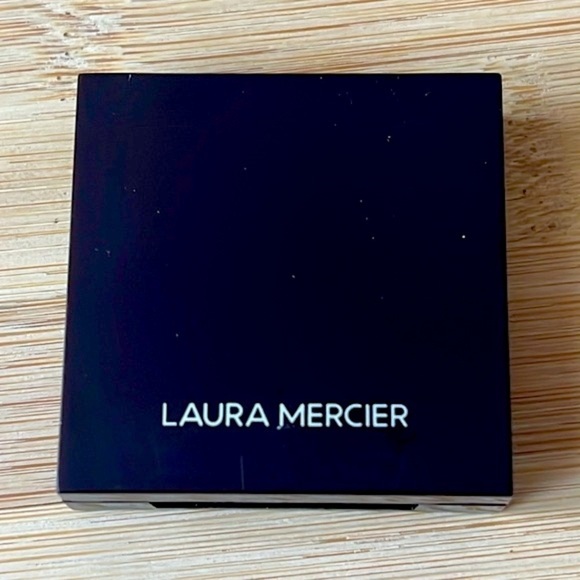 Brand New Laura Mercier Matte Radiance Baked Powder Highlighter Blurring Blush - Picture 7 of 15